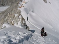 Sur l'arête, en dessus du C I